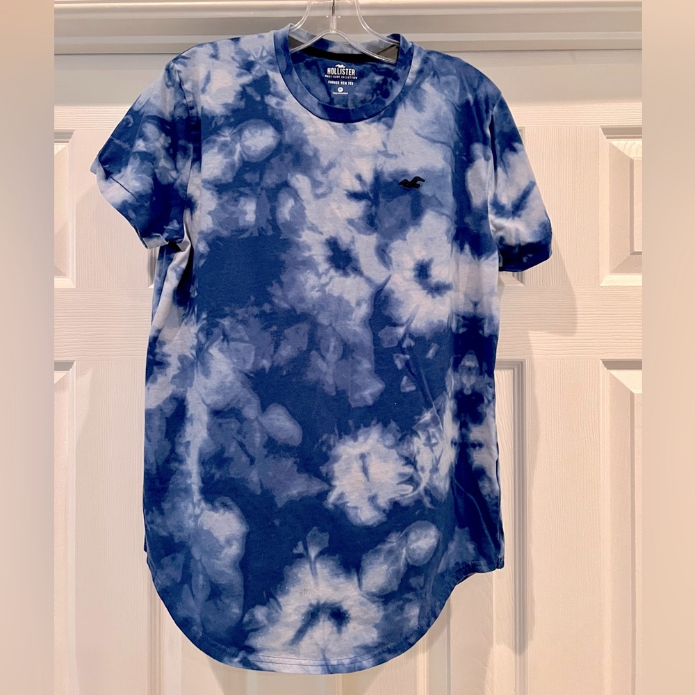 Hollister Must-Have Collection Tie-Dye Curved Hem Tee - Boys Sixe M